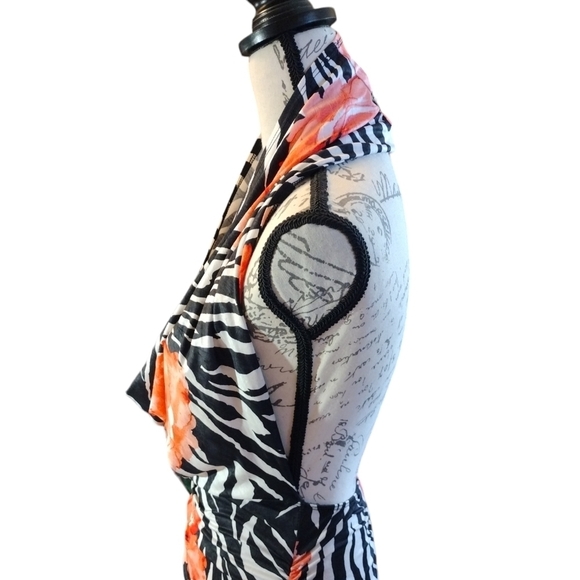 Floral Halter Dress - Picture 2 of 7